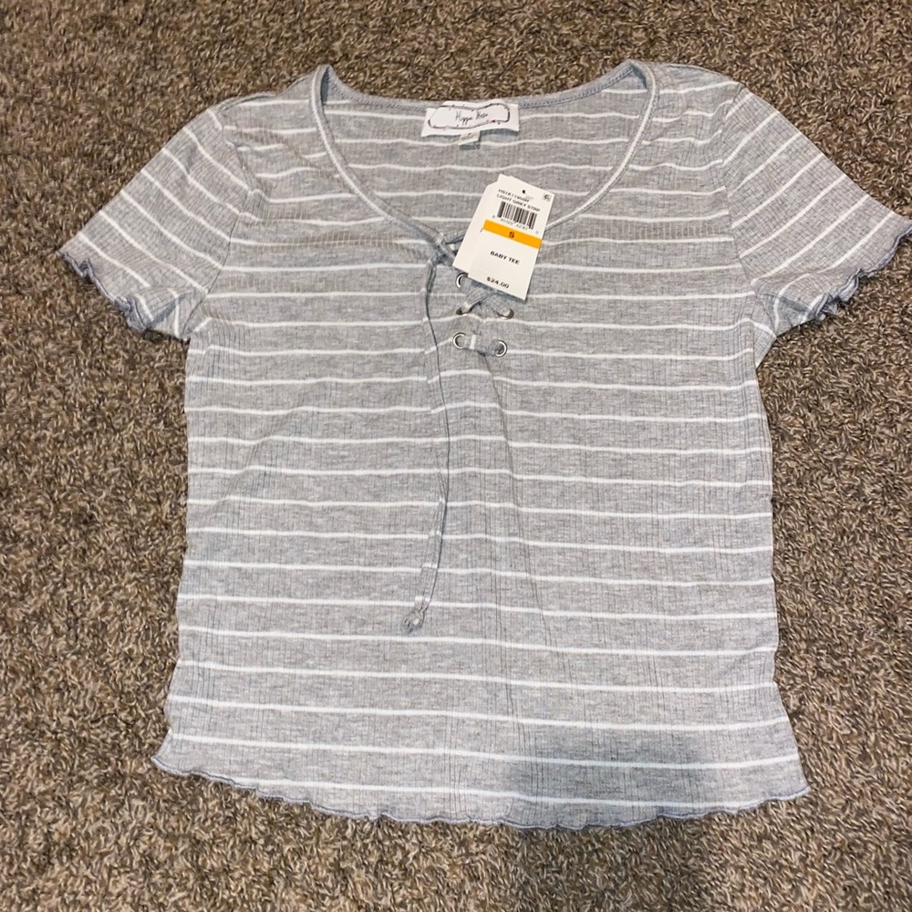 🎈Sale🎈Gray Lace Up Top With Lettuce Trim Sleeves